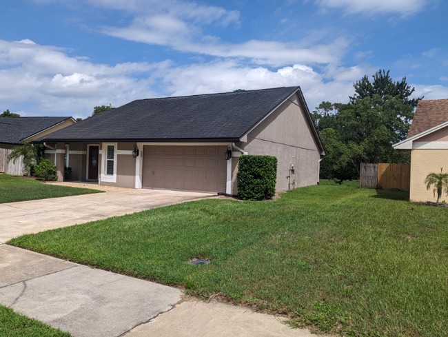 Photo - 1043 Weaver Dr House