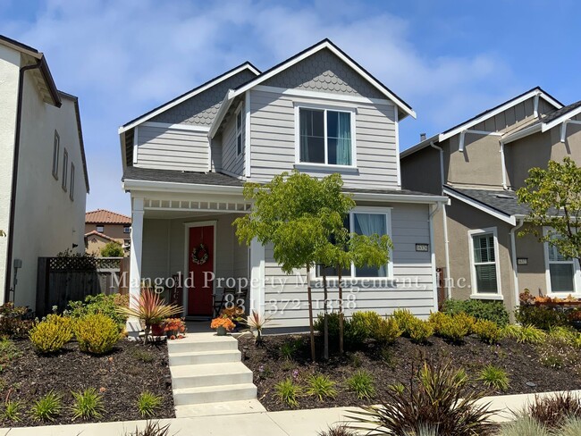 Beautiful 3-Bed 2.5-Bath Two Story Home in... - Beautiful 3-Bed 2.5-Bath Two Story Home in...