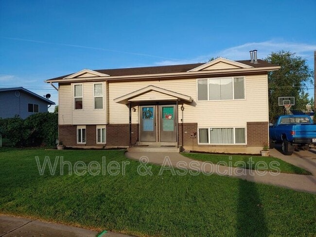 Building Photo - 4855 S 250 W Rental