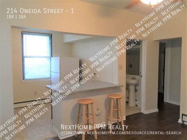 Photo - 214 Oneida St Unidad 1