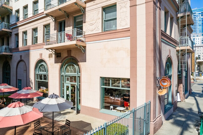 455 E Ocean Blvd Long Beach, CA, 90802 - The Cooper Arms