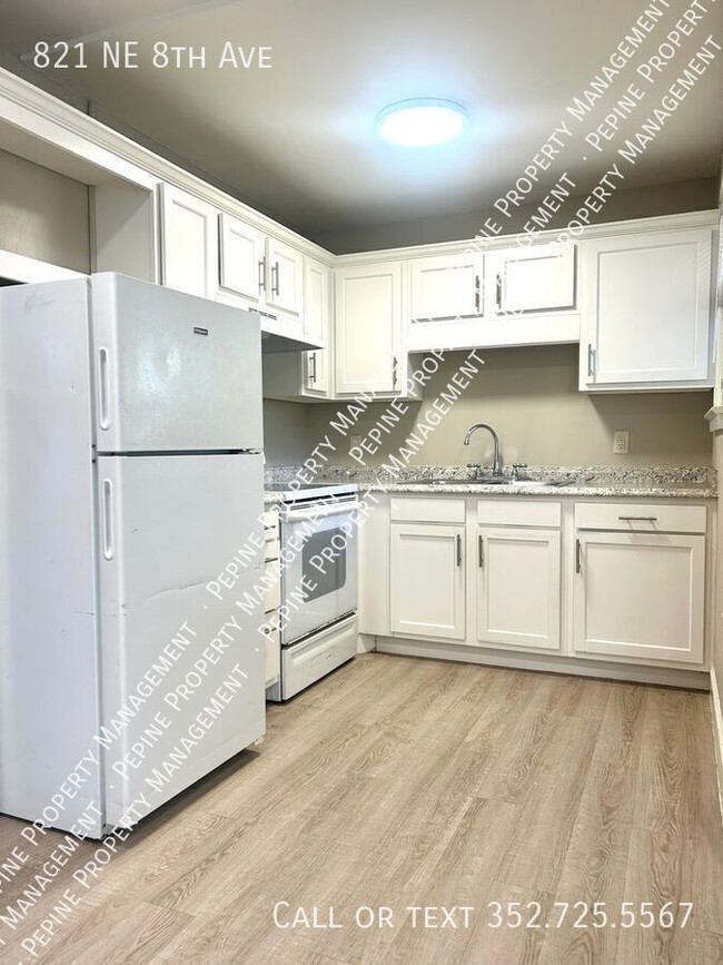 Photo - 821 NE 8th Ave