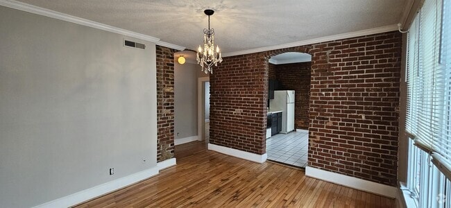 Building Photo - 607 Lindsay St Rental