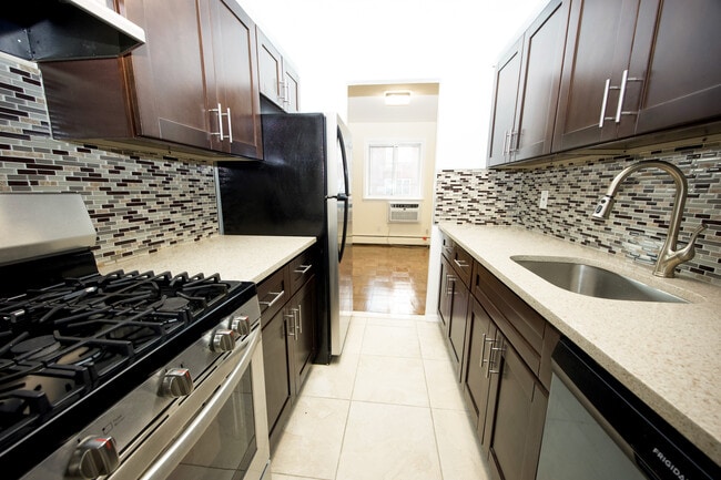 77 Lenox Rd