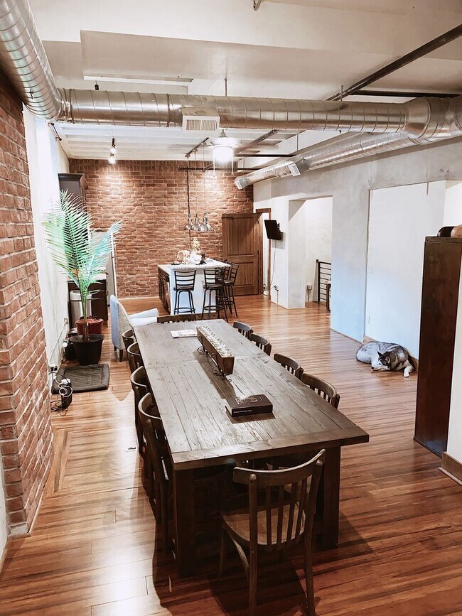 Building Photo - Bailey School Lofts L10 Unit BL L-10