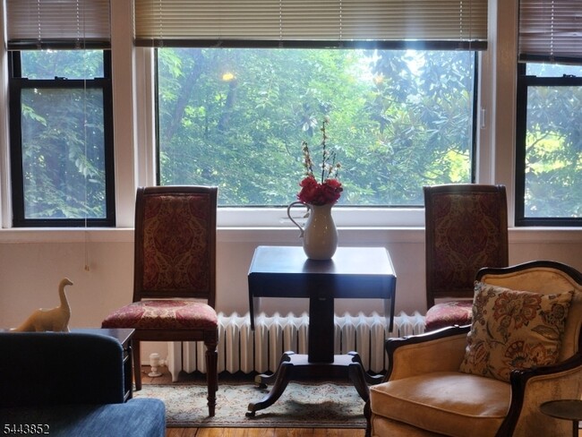 363-377 Mt Prospect Ave Unidad 1B