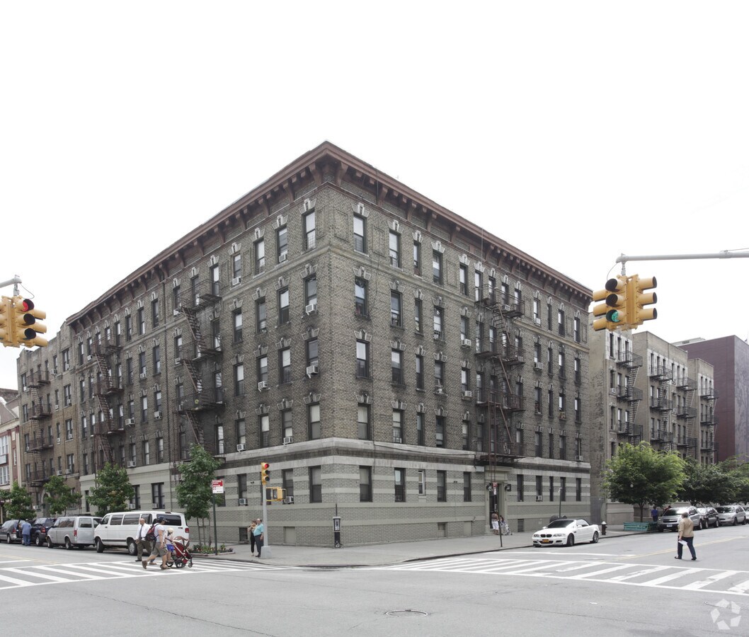 Foto principal - 623 W 204th St