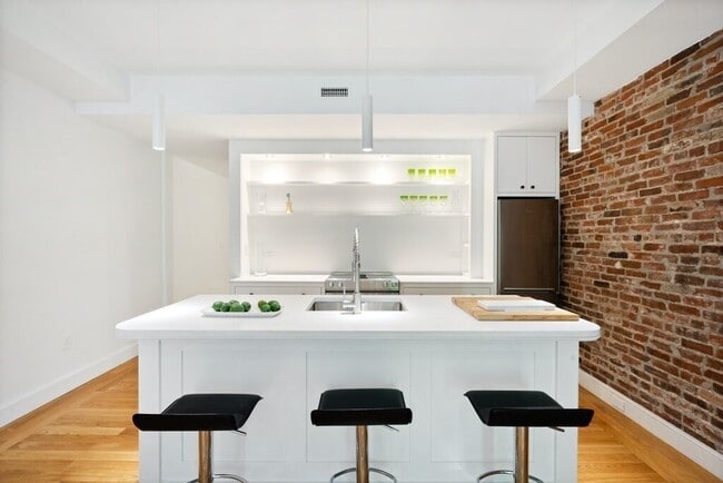 Photo - 15 Regent Cir Unit 1