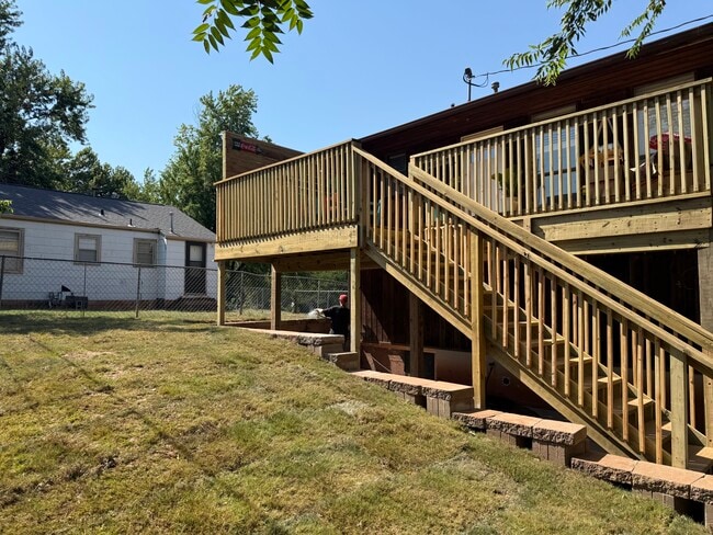 Photo - 919 W Tyler Ave