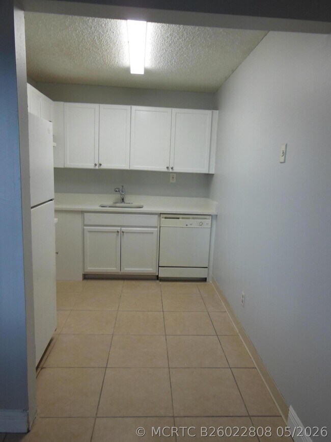 103 Meadows Cir