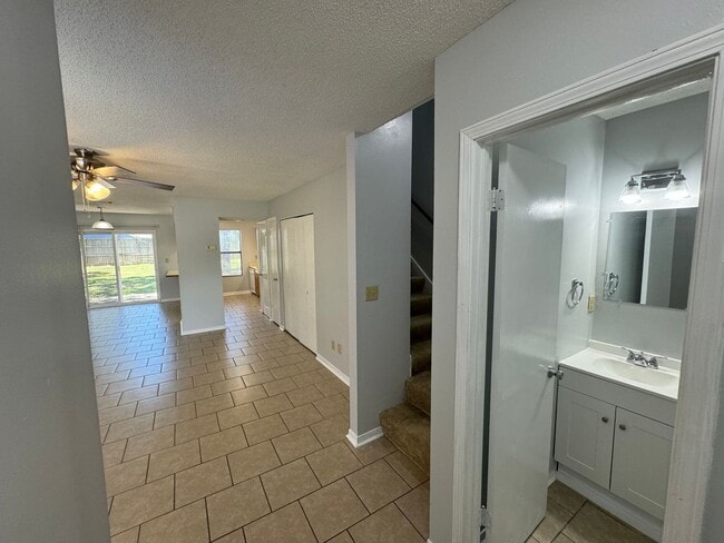 Photo - 2810 Villa Woods Cir