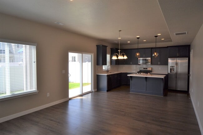 Photo - Gorgeous 4 Bed 3 Bath Townhouse in Riverton!
