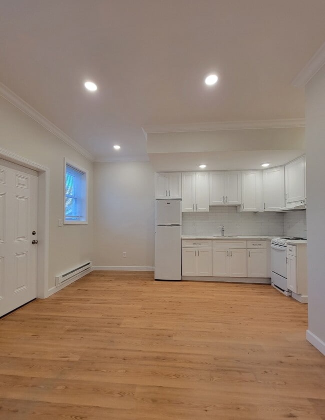 114 Woodbridge Ave