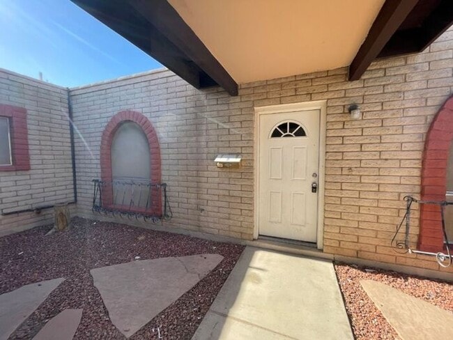 Building Photo - 1150 N Wedgewood Cir Rental