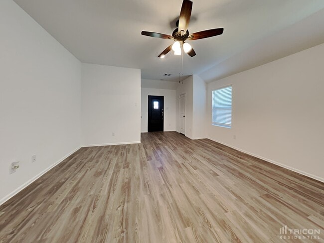 Photo - 210 Pine cavern dr