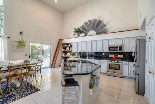 Photo - 1711 Mimosa St