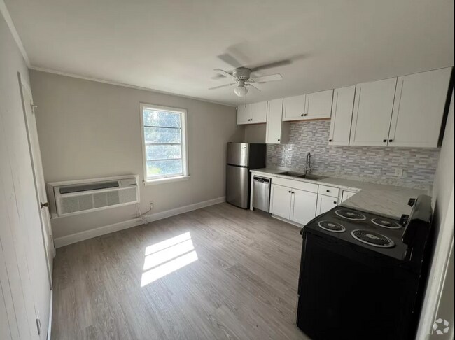 Building Photo - 1524 Mosstree Rd Unit D Rental