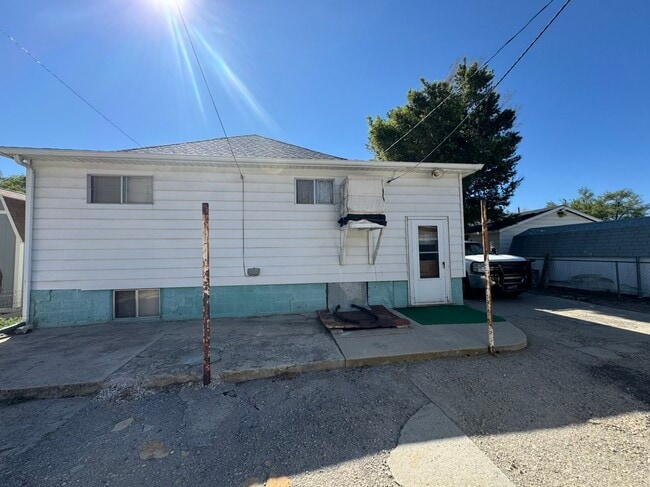 Building Photo - 812 Muir Ave Rental