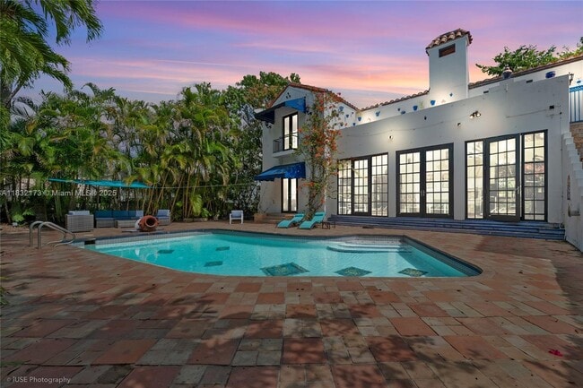 Building Photo - 1624 Granada Blvd Rental