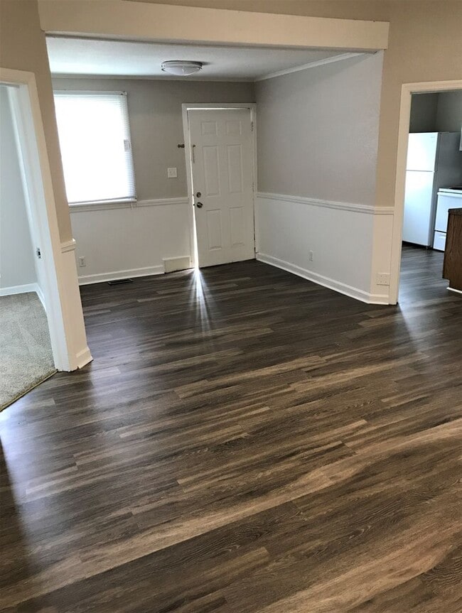 Photo - 704 E Main St Apartment Unit 1