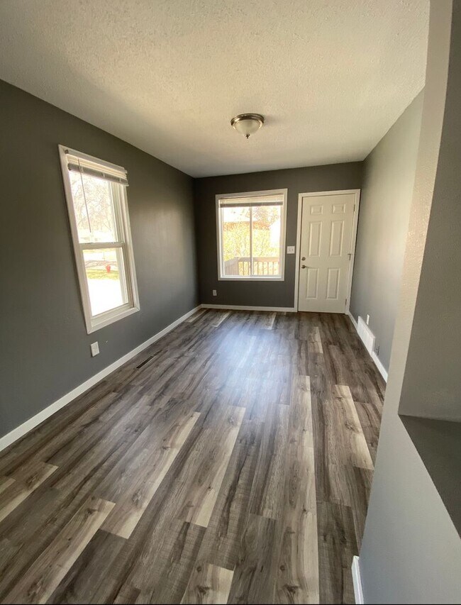 2 bedroom 1 bathroom, pet friendly house. Rental House Rental in