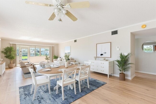 Photo - 4852 Independence Dr Unidad 4852