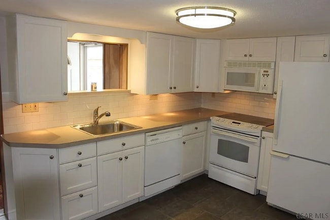 Photo - 207 Burkhard St