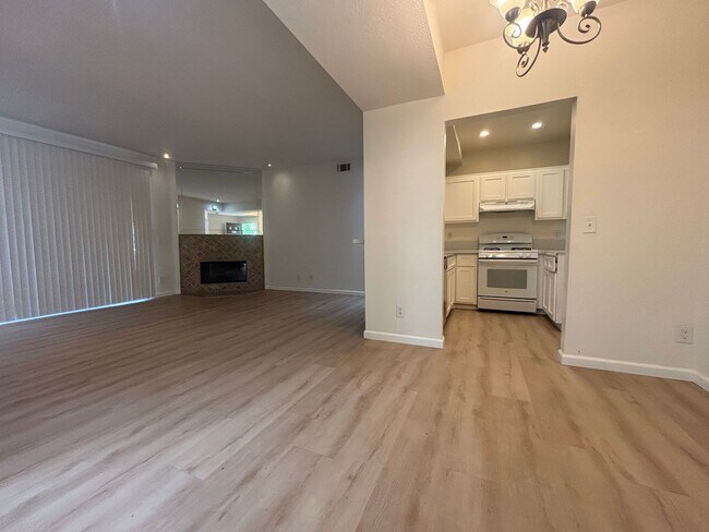 Photo - Beautiful 2-Bedroom Lower-Unit Condo in Sienna Villas of Valencia! Unit 443
