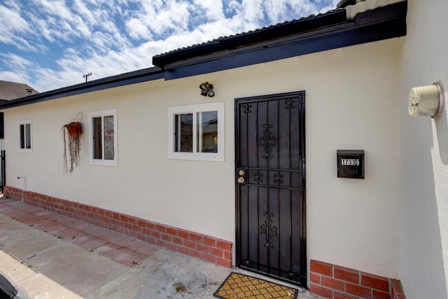 Photo - 1733 W 150th St Unit B