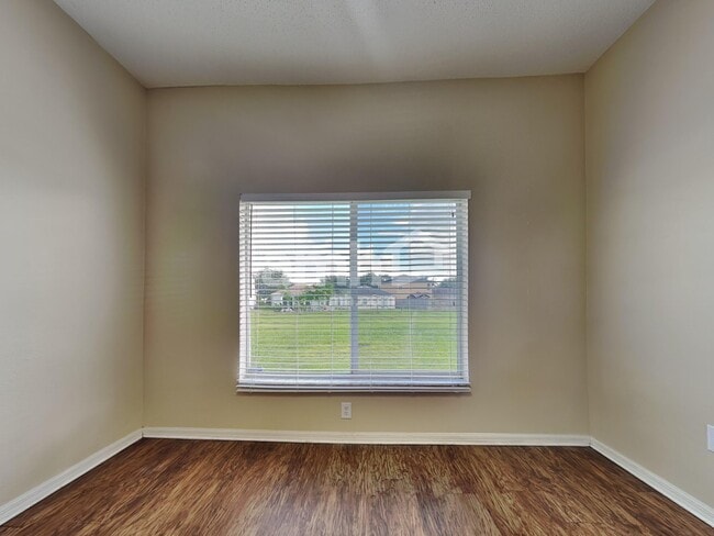 Photo - 12613 Longcrest Dr