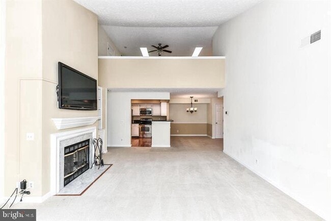 Building Photo - 12010 Ridge Knoll Dr Unit 604-B