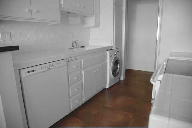 Cocina - 1233 N Flores St Unidad 305