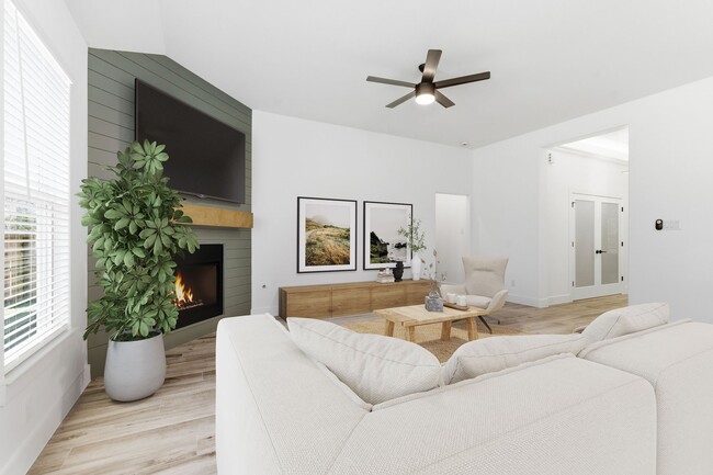 Photo - 5227 Sunshine Point