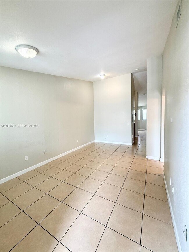 Photo - 1652 SE 28th St Unit 202
