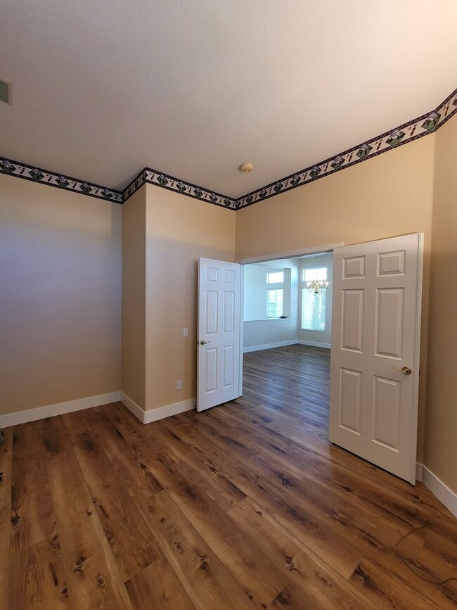 Photo - Stunning 2-Bed, 2.5-Bath Entertainer's Gem in Gated Summerset I