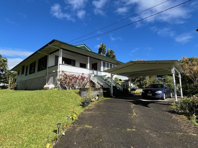 Historic Home In Pepeekeo - Historic Home In Pepeekeo
