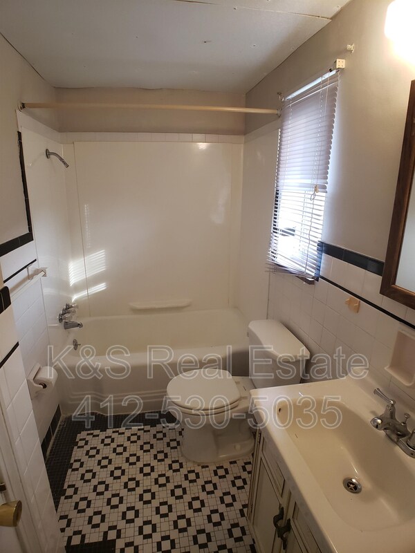 Photo - 1018 Summit St