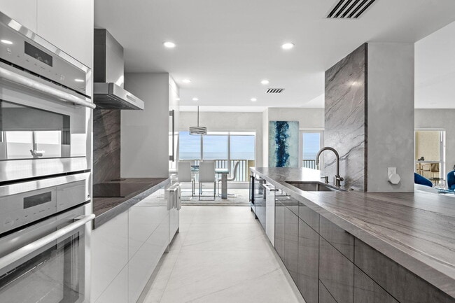 Photo - 4301 N Ocean Blvd Unidad 1706