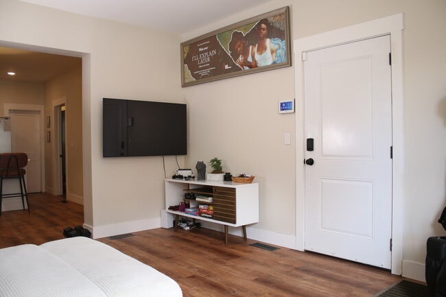 Photo - 103 Renwick St Unit 1