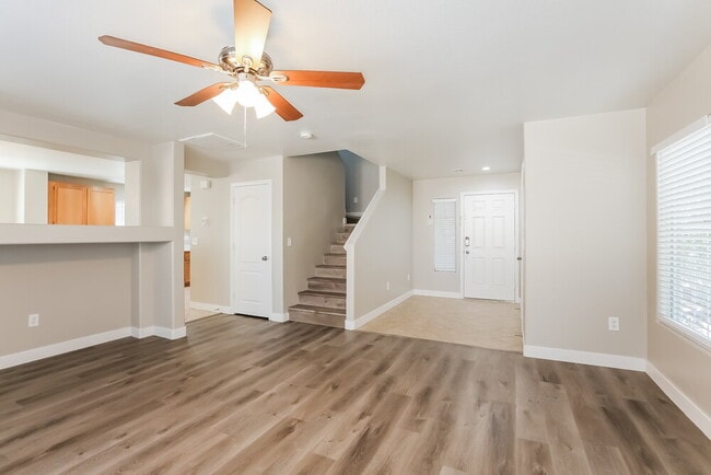 Photo - 2420 Cockatoo Dr