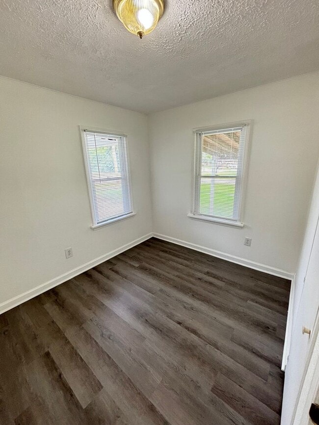 Photo - 418 N High St