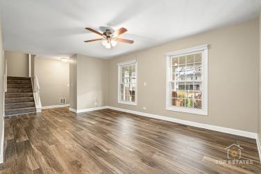 Photo - 924 Thornton Ln