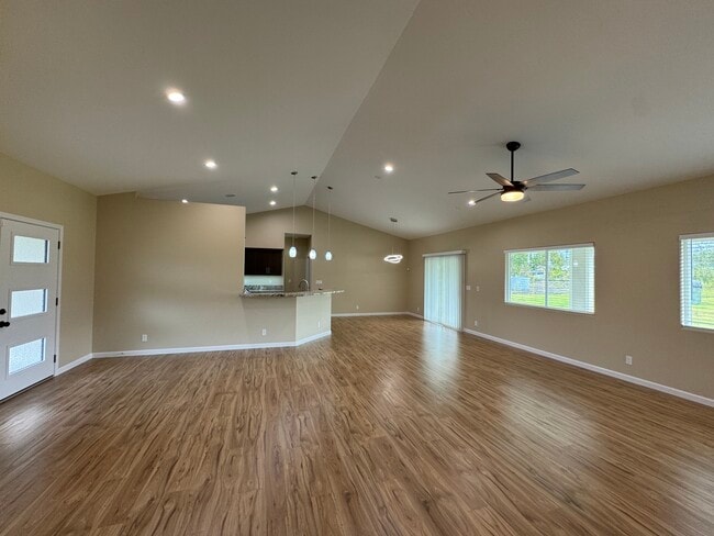 Photo - 15-1628 15th Ave