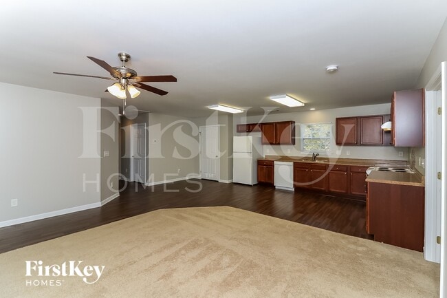 Photo - 8409 Military Wy