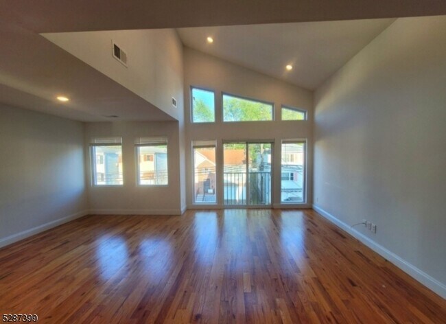 Photo - 129 Brookdale Ave