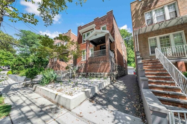 Building Photo - 654 JFK Blvd E Rental