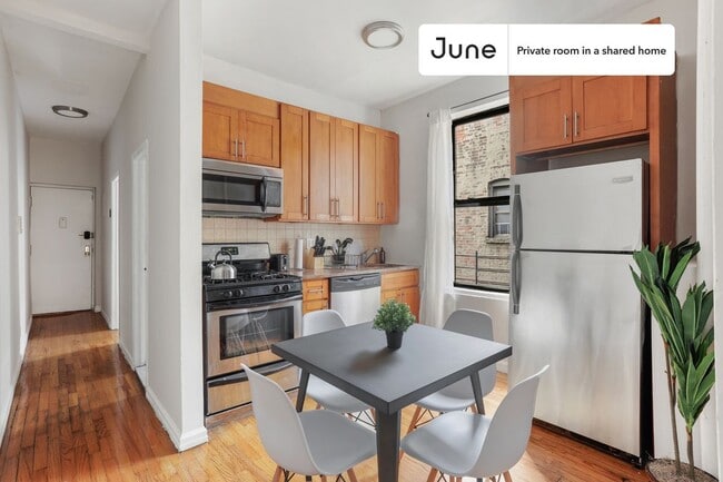 Room in Shared 3 bed/1 bath home in Upper West Side