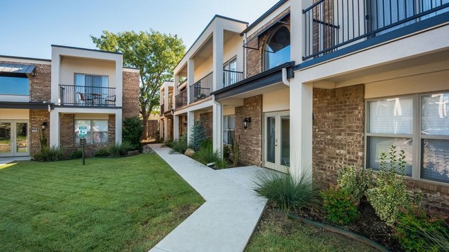 Property Image 1 - The Terraces at Lakehurst Apartments