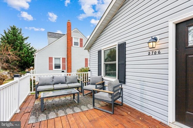 Building Photo - 5706 Johnson St