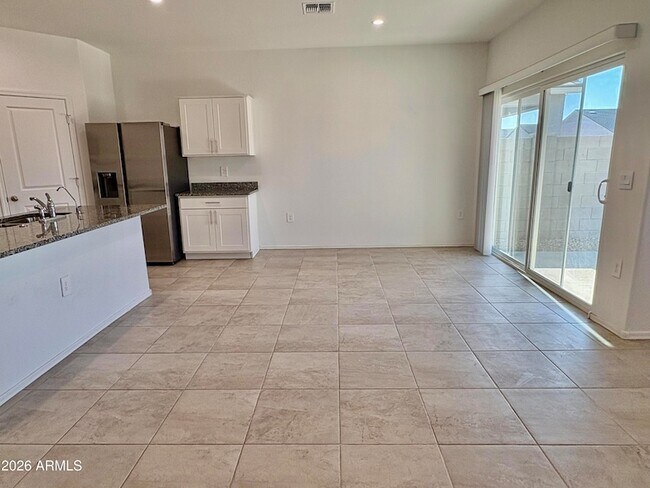 1575 E Lardner Dr